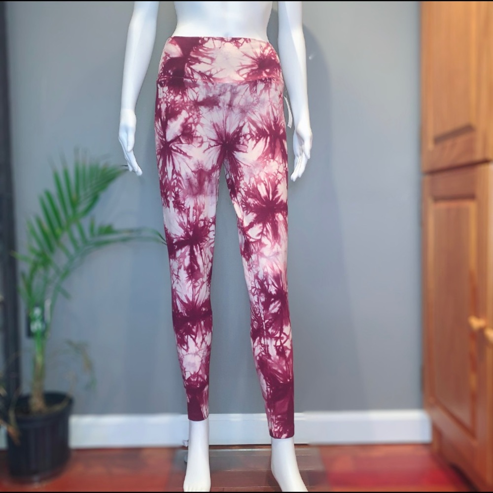 Maroon and White Tie-Dye Pattern VOLTA Leggings